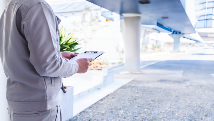 新幹線の高架下の落下防止対策