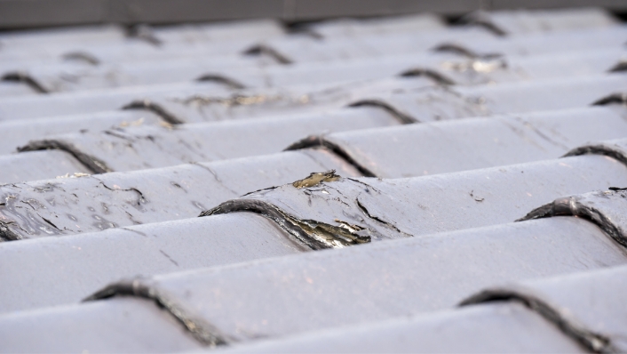 屋上表面のひび割れ・膨れ