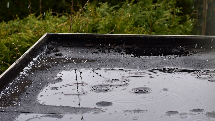 排水不良による水たまり