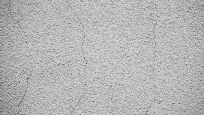 モルタルの膨らみ